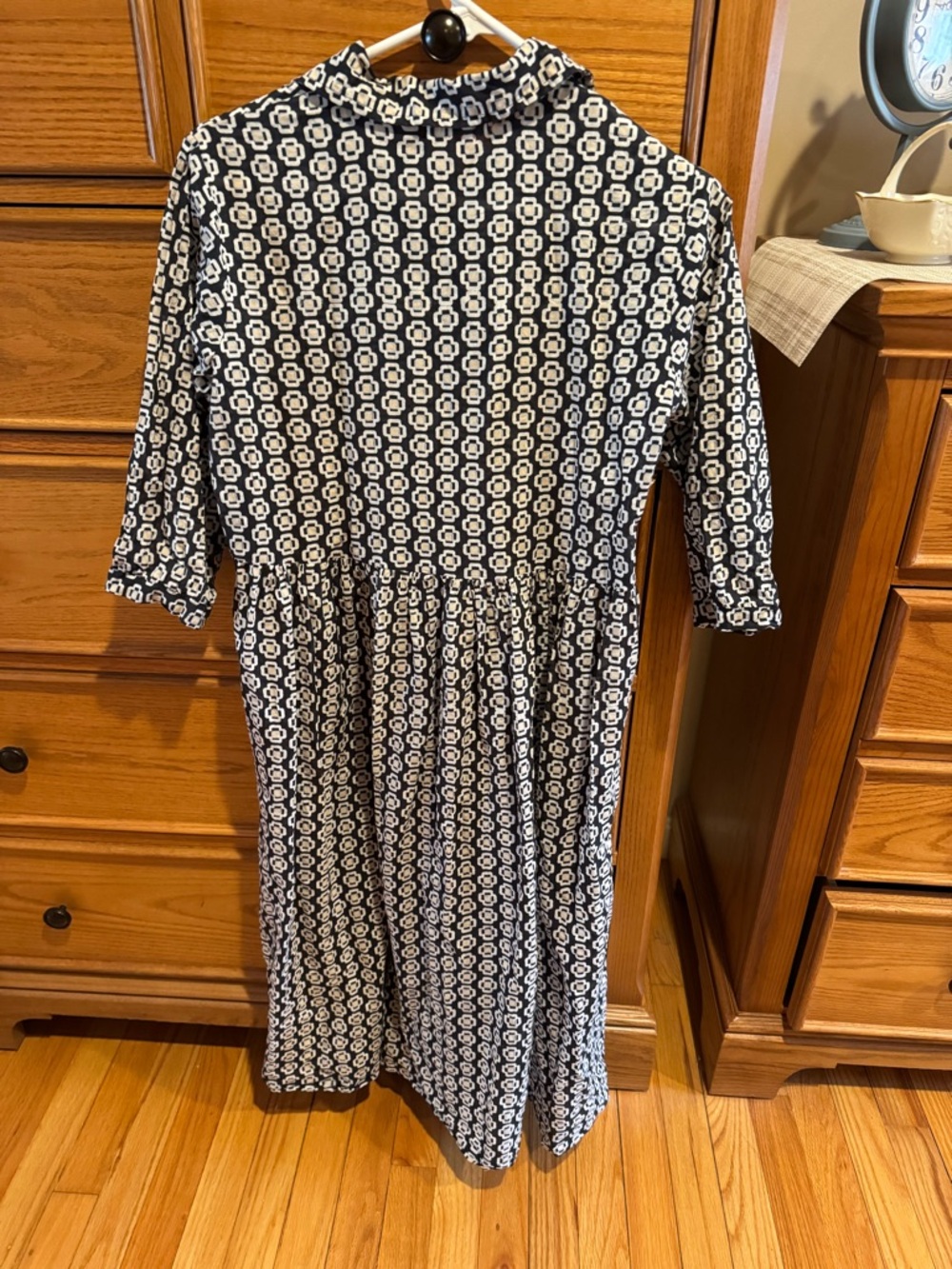 Dolma Dress Size M - Picture 5 of 5